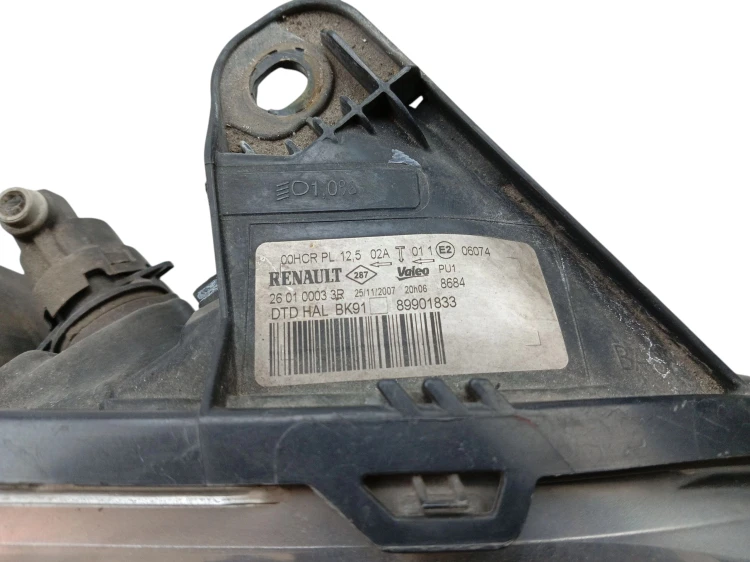LAMPA PRAWY PRZÓD RENAULT LAGUNA III (2007-2010) 2.0 16V 140KM 89901833