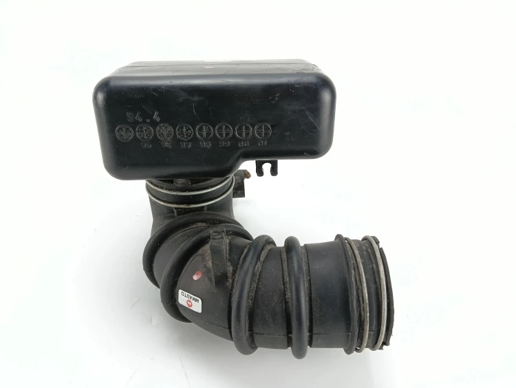RURA DOLOT POWIETRZA TOYOTA RAV4 I LIFT (1998-2000) 2.0 129KM 17893-74330