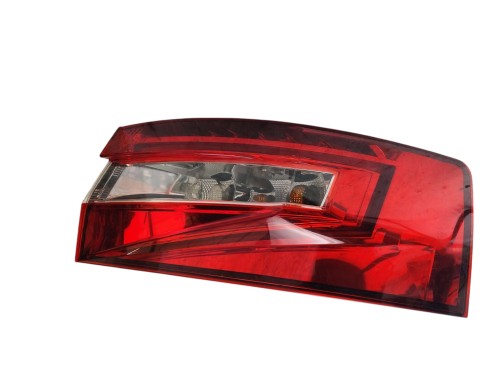 LAMPA PRAWY TYŁ SKODA SUPERB III (2015-2019) 2.0 TDI 150KM