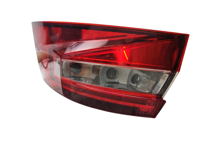 LAMPA PRAWY TYŁ SKODA SUPERB III (2015-2019) 2.0 TDI 150KM