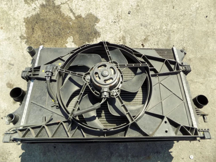 CHŁODNICE KOMPLET RENAULT LAGUNA II LIFT (2005-2007)
