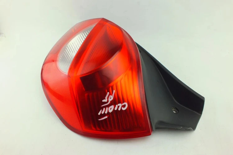 LAMPA PRAWY TYŁ RENAULT CLIO III (2005-2009) 1.6 16V