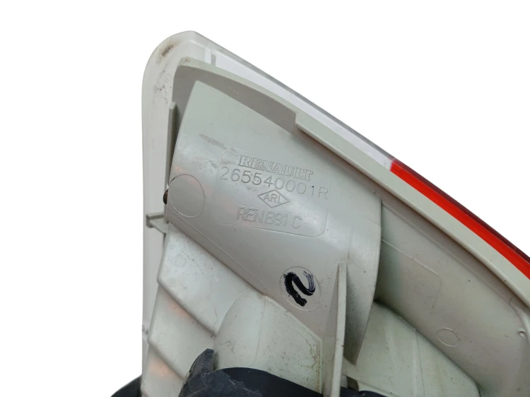 LAMPA LEWY TYŁ W KLAPE RENAULT LAGUNA III (2007-2010) 2.0 DCI 150KM