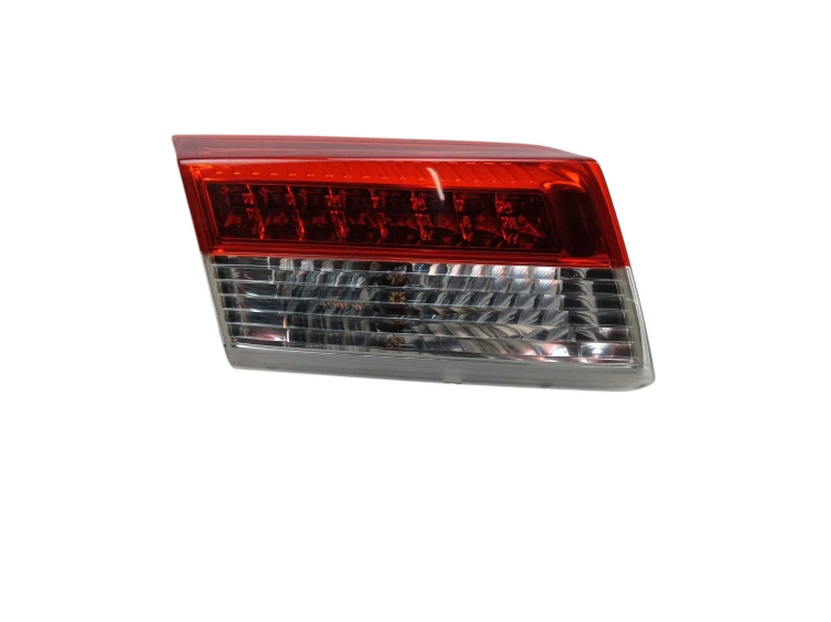 LAMPA LEWY TYŁ W KLAPE RENAULT LAGUNA III (2007-2010) 2.0 DCI 150KM