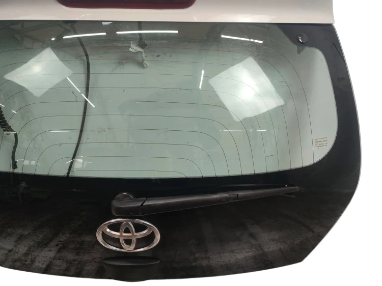 KLAPA BAGAŻNIKA TOYOTA TOYOTA AYGO