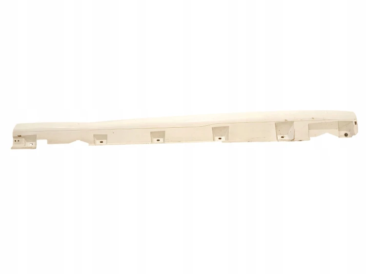 LISTWA PROGOWA PRAWA FORD FOCUS MK3 (2010-2014) KOMBI KOD LAKIERU 5B