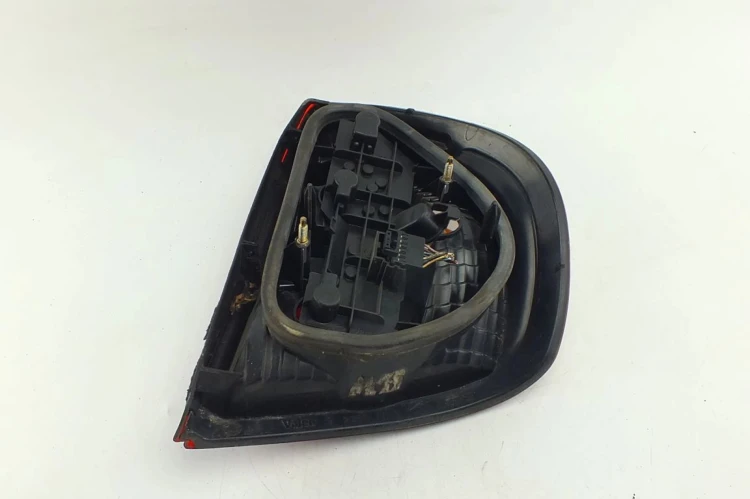 LAMPA LEWY TYŁ RENAULT THALIA (99-08) 1.4 8V