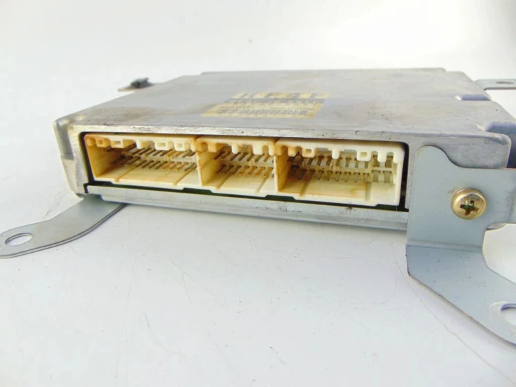 KOMPUTER STEROWNIK SILNIKA MAZDA 626 V (2000-2002) 2.0 D 275800-5662