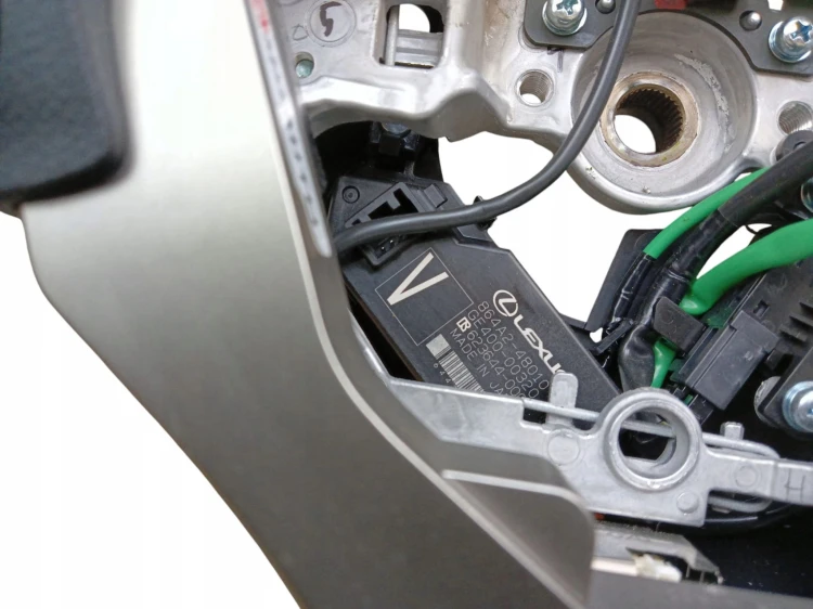 KIEROWNICA LEXUS IS III 300h LIFT (2016-2020) 2.5 HYBRID 223KM 864A2-48010