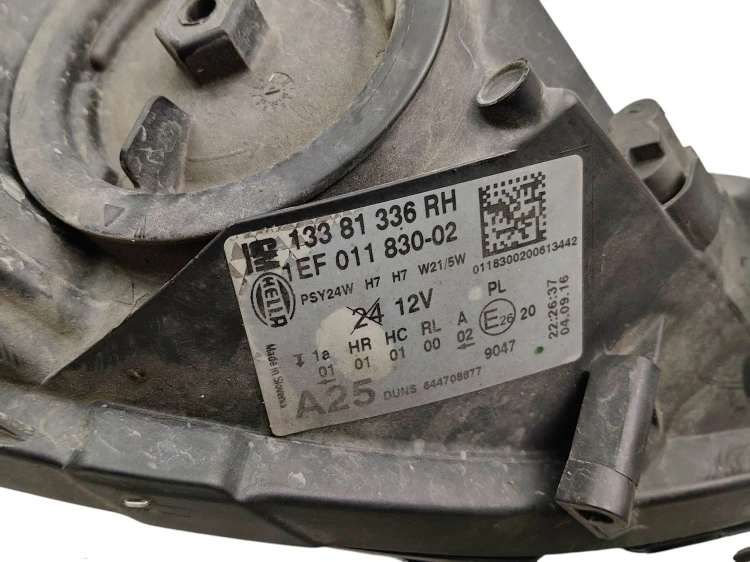 LAMPA PRAWY PRZÓD OPEL CORSA E (2014-2019) 1.4 16V 90KM 13381336