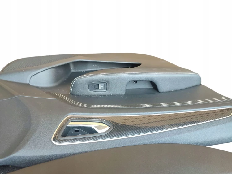 FOTELE KOMPLET RENAULT ARKANA (2021-2023) 1.6 E-TECH 143KM