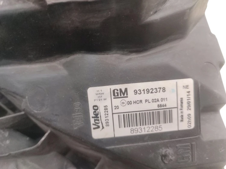 LAMPA PRAWY PRZÓD OPEL VECTRA C LIFT (2005-2008) 1.9 CDTI 120KM 93192378