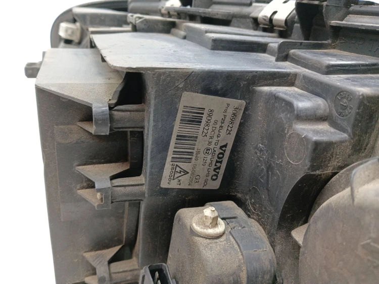 LAMPA LEWY PRZÓD VOLVO S80 I LIFT (2004-2006) 2.4 D5 163KM 30698225