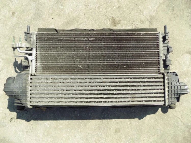 CHŁODNICE KOMPLET FORD FOCUS MK2 (2004-2011)