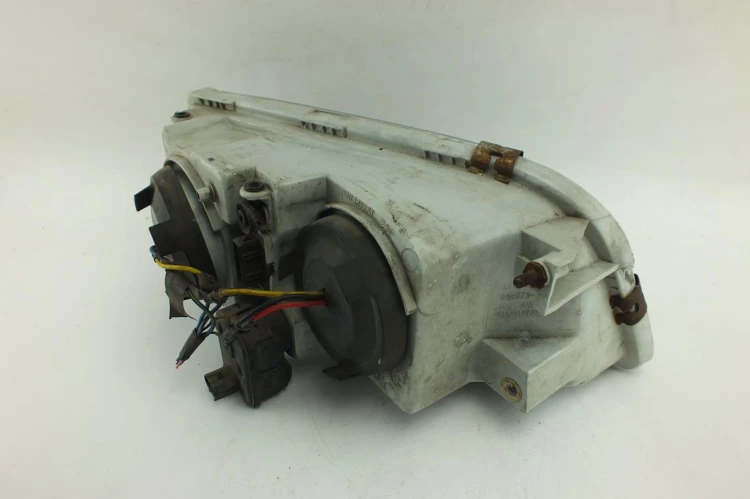 LAMPA LEWY PRZÓD VOLVO S40 1.9D