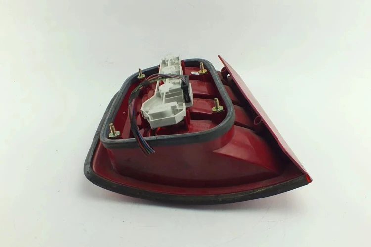 LAMPA PRAWY TYŁ SKODA FABIA I 6Y 1.2 6Y9945112B