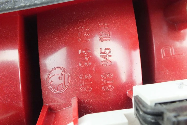 LAMPA PRAWY TYŁ SKODA FABIA I 6Y 1.2 6Y9945112B