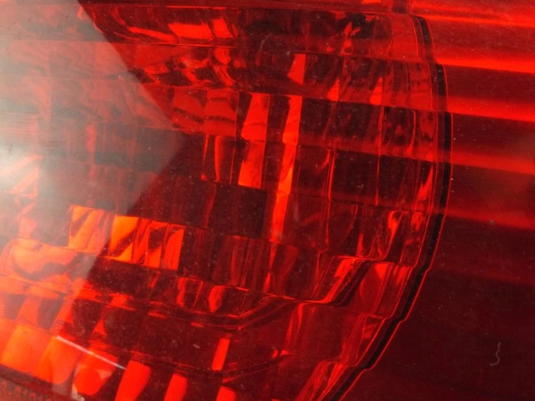 LAMPA LEWY TYŁ W KLAPE MAZDA 626 V (2000-2002) 2.0 D