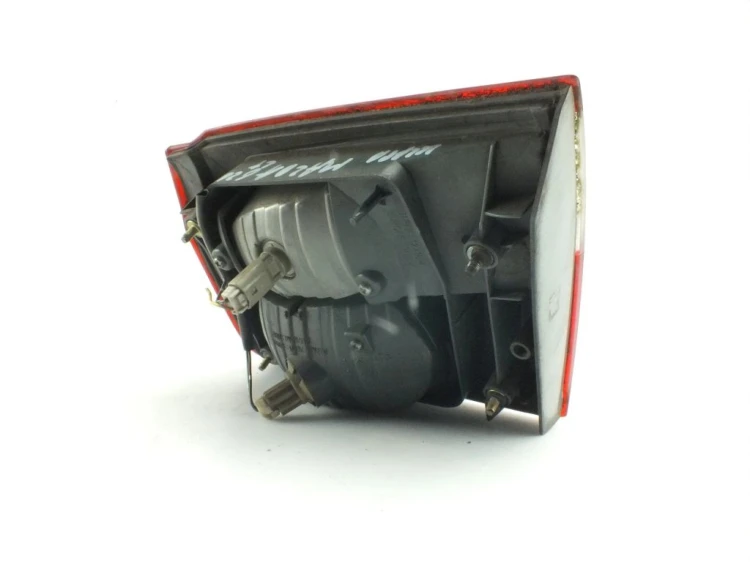LAMPA LEWY TYŁ W KLAPE MAZDA 626 V (2000-2002) 2.0 D