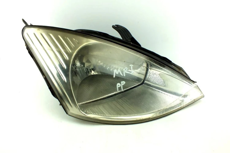 LAMPA PRAWY PRZÓD FORD FOCUS MK1 (1998-2004) 1.6 16V