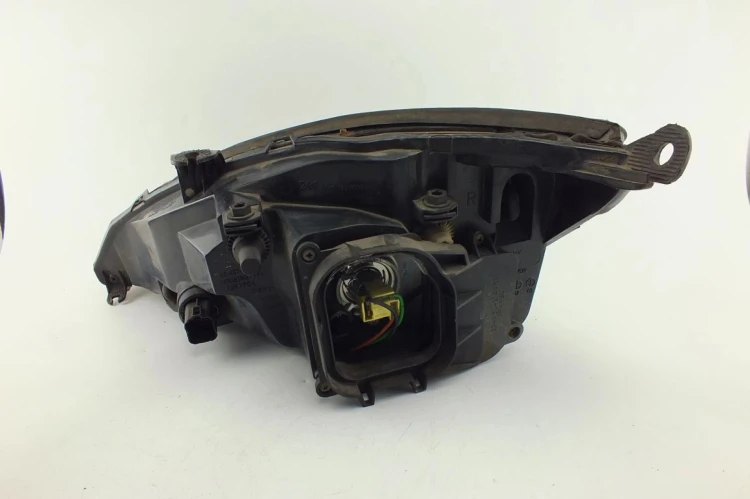 LAMPA PRAWY PRZÓD FORD FOCUS MK1 (1998-2004) 1.6 16V