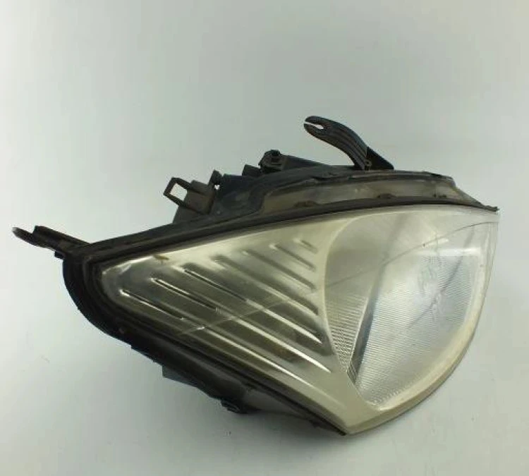 LAMPA PRAWY PRZÓD FORD FOCUS MK1 (1998-2004) 1.6 16V