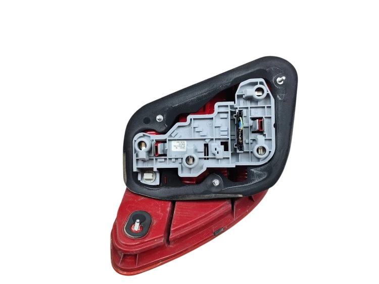 LAMPA PRAWY TYŁ MERCEDES C W204 (2007-2011) 1.6 KOMPRESSOR 156KM A204820386