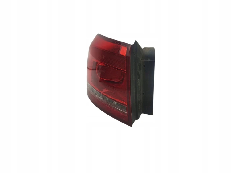 LAMPA LEWY TYŁ VOLKSWAGEN PASSAT B7 (2010-2014) 1.6 TDI 105KM 3AF945095E