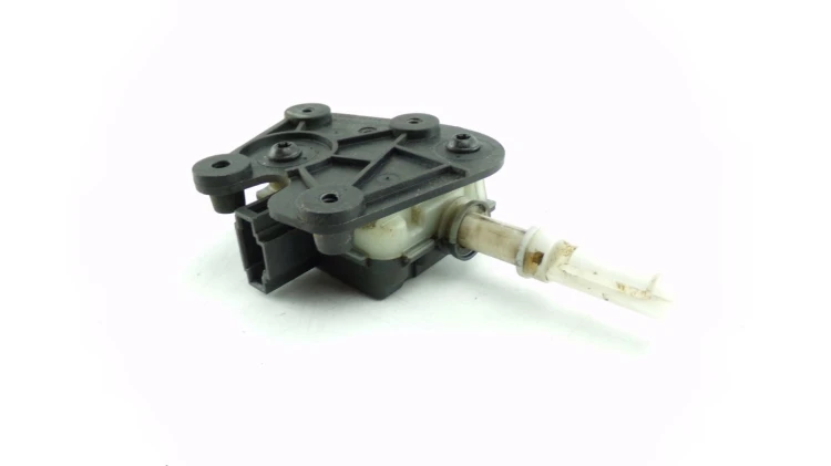SIŁOWNIK KLAPKI WLEWU PALIWA AUDI A3 8P (2004-2008) 1.6 8v 8E9827833