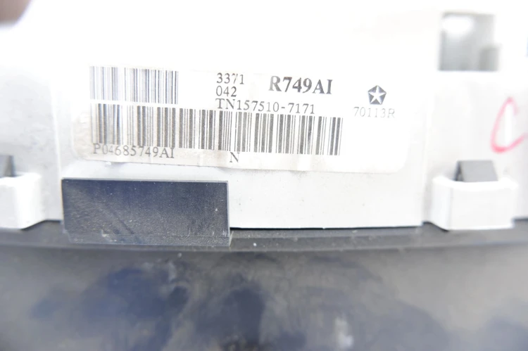 LICZNIK CHRYSLER VOYAGER IV (2001-2008) 3.3 V6 P04685749AI