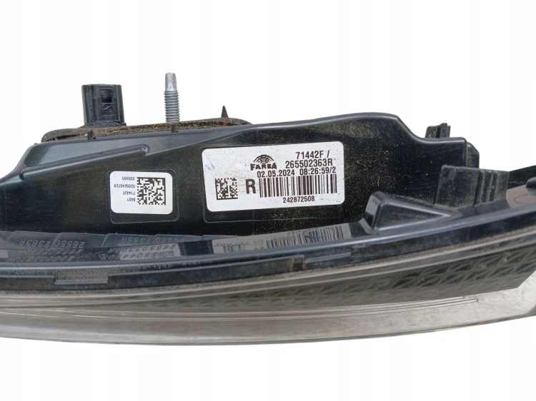 LAMPA PRAWY TYŁ W KLAPE RENAULT CLIO V LIFT (2023-) 1.6 E-TECH 143KM 265502