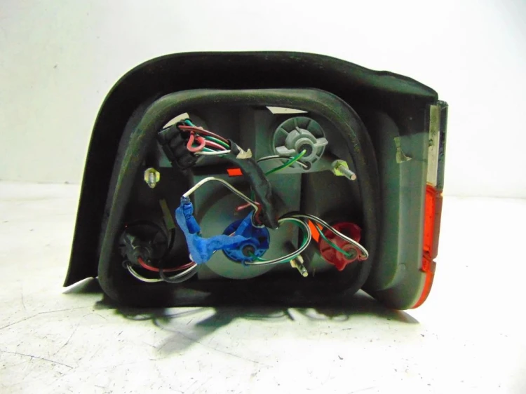 LAMPA LEWY TYŁ BMW E36 1.6 M43B16