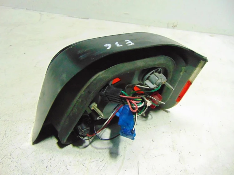 LAMPA LEWY TYŁ BMW E36 1.6 M43B16