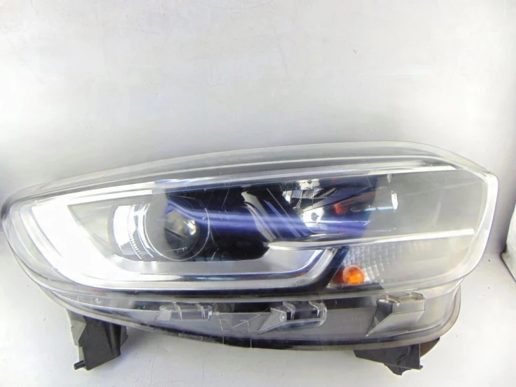 LAMPA PRAWY PRZÓD RENAULT KADJAR (2015-2018) 1.5 DCI 110KM 260107703R