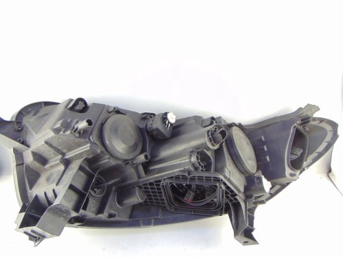 LAMPA PRAWY PRZÓD RENAULT KADJAR (2015-2018) 1.5 DCI 110KM 260107703R