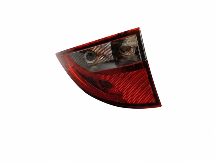 LAMPA LEWY TYŁ AIXAM CROSSOVER (2015-) 0.5 8KM 801BF008