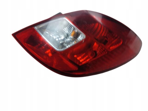LAMPA PRAWY TYŁ OPEL CORSA D LIFT (2011-2014) 1.4 16V 100KM 89318821