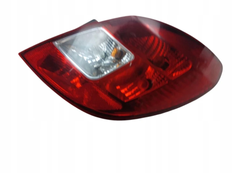 LAMPA PRAWY TYŁ OPEL CORSA D LIFT (2011-2014) 1.4 16V 100KM 89318821