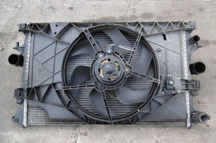 CHŁODNICE KOMPLET RENAULT LAGUNA II LIFT (2005-2007)