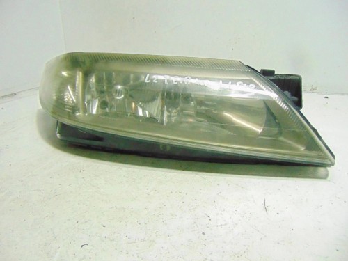LAMPA PRAWY PRZÓD RENAULT LAGUNA II (2001-2005) 2.0 DCI