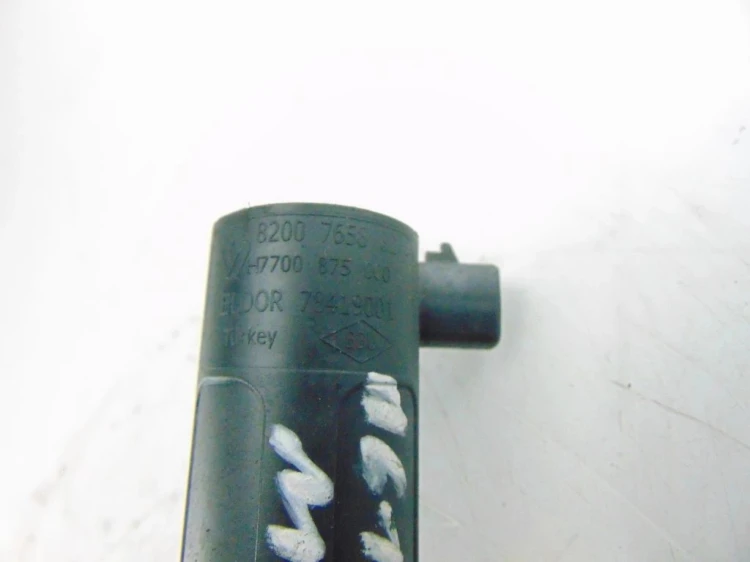 CEWKA ZAPŁONOWA RENAULT MEGANE III (2008-2013) 8200765882