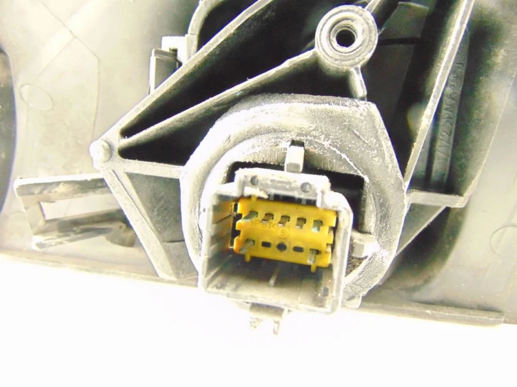 LUSTERKO PRAWE RENAULT MEGANE II LIFT (2005-2008) 1.9 DCI