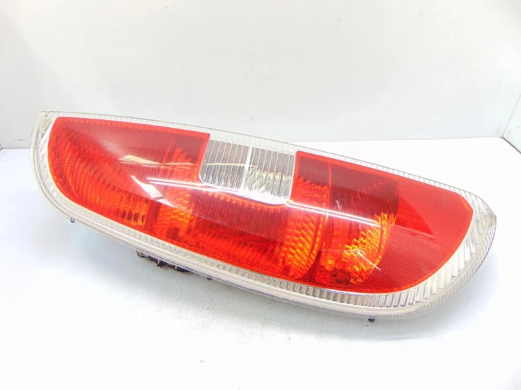 LAMPA LEWY TYŁ SKODA ROOMSTER 1.4 16V