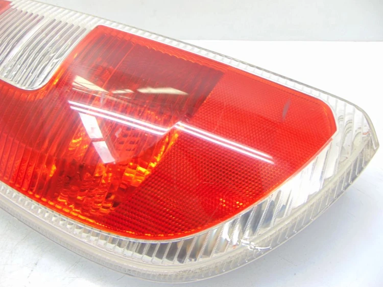 LAMPA LEWY TYŁ SKODA ROOMSTER 1.4 16V