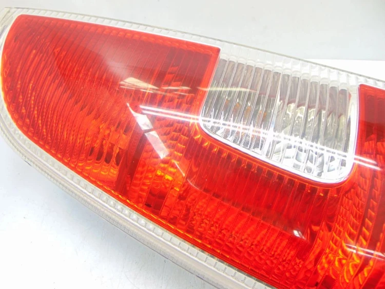 LAMPA LEWY TYŁ SKODA ROOMSTER 1.4 16V