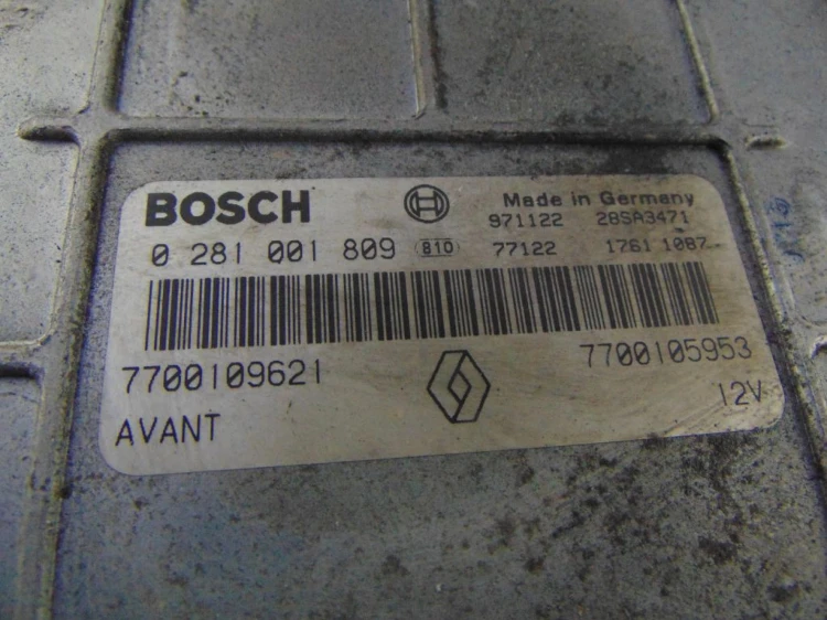 KOMPUTER STEROWNIK SILNIKA RENAULT SCENIC I LIFT (1999-2003) 7700105953