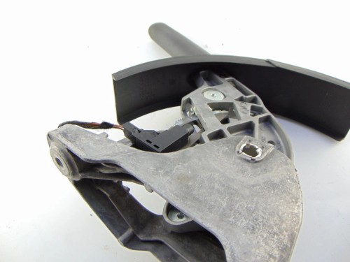 DŹWIGNIA HAMULCA RĘCZNEGO SEAT LEON II (2005-2012) 1.8 TSI 1K0711303H