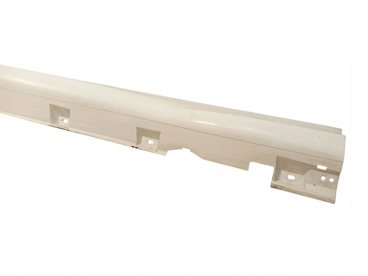 LISTWA PROGOWA LEWA FORD FOCUS MK3 (2010-2014) KOMBI KOD LAKIERU 5B