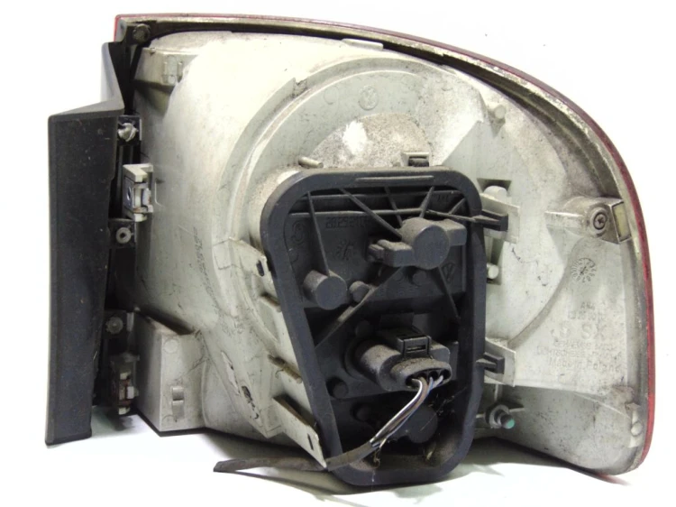 LAMPA LEWY TYŁ VOLKSWAGEN TOUAREG