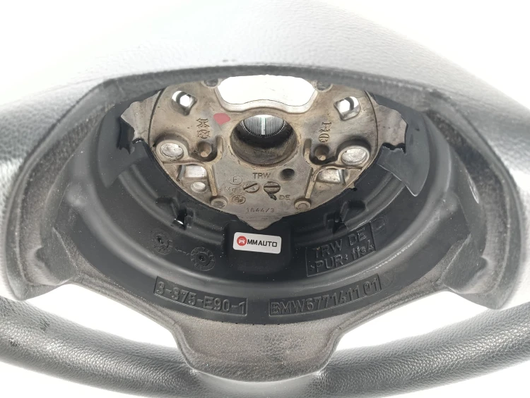 KIEROWNICA BMW E90 (2004-2008) 2.0 129KM 677141101